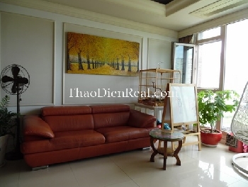  Hot-tone 3 bedrooms apartment in Cantavil for rent.
There is so many amenities in the accommodation for you: Parking arrangement, Feng-shui, utilities, pool, supermartket, etc...
In other side, it has a high security service to protect us