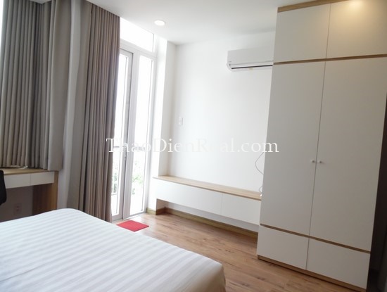 images/upload/luxury-furnitures-1-bedroom-and-2-bedrooms-serviced-apartment-in-ngo-tat-to-near-city-garden-for-rent-_1463801927.jpg